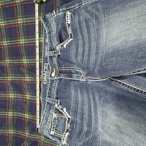 Grace in La jeans
